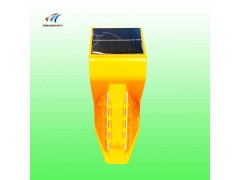 太阳能轮廓标护栏灯波形护栏警示灯图片图2